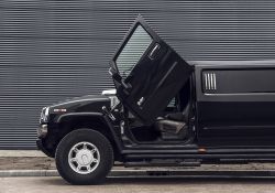 3 Hummer H2 Zwart zijkant vleugeldeur